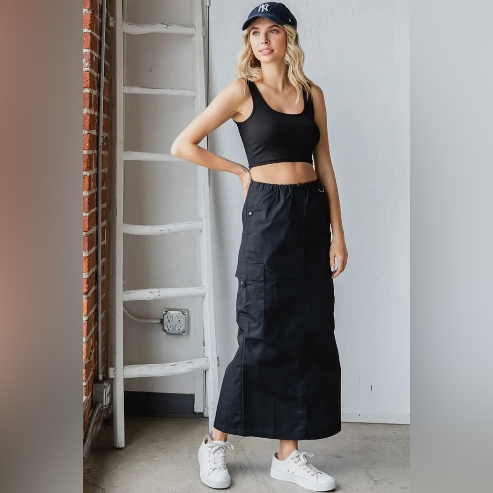 Black Skirt Puffer Cargo Long Skirt